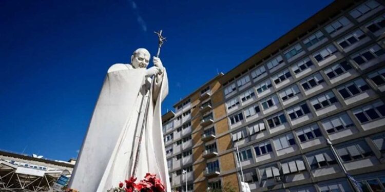 ¿Por qué un Papa no puede morir en un hospital?