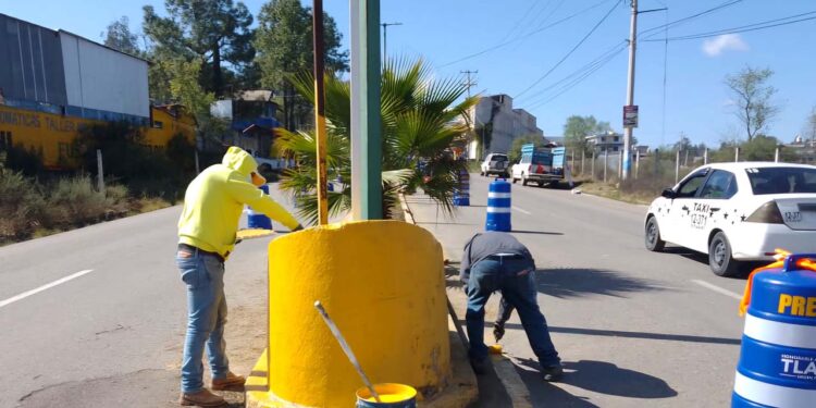 Foto: Municipio de Tlaxiaco // Vecinos de estas vialidades y comerciantes se sumaron a estos trabajos que van a permitir darle un rostro distinto a la ciudad, vialidades y accesos.