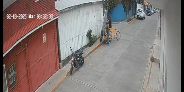  VIDEO | Abandonan colchón viejo tras anuncio de estrictas sanciones por tirar basura