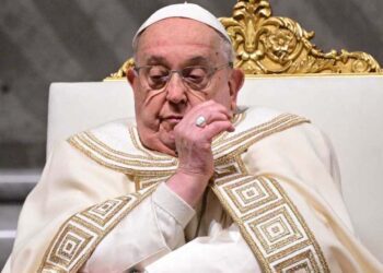 Foto: internet // Para quienes no puedan acudir a los templos católicos, la iglesia recomendó a las y los creyentes rezar una oración en cualquier espacio por el Papa Francisco.