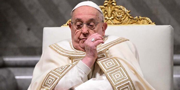 Foto: internet // Para quienes no puedan acudir a los templos católicos, la iglesia recomendó a las y los creyentes rezar una oración en cualquier espacio por el Papa Francisco.
