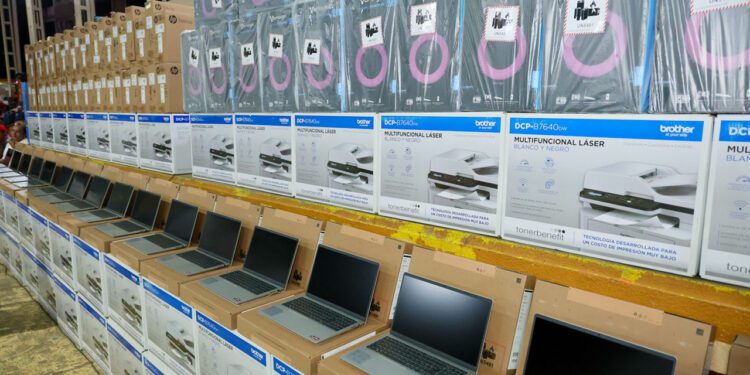 Irregularidades en el IEEPO con compra de computadoras