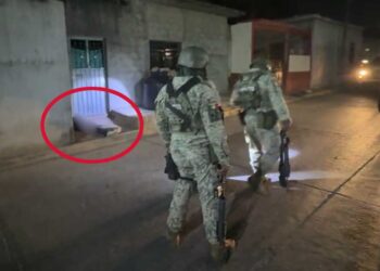 Le arrancan la vida a ‘plomazos’ en la entrada de su casa en Juchitán