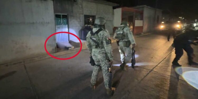 Le arrancan la vida a ‘plomazos’ en la entrada de su casa en Juchitán