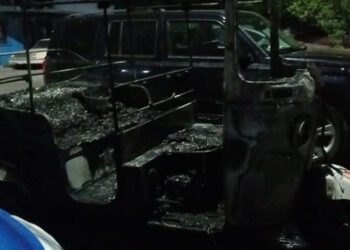 Incendian mototaxi en Tehuantepec: Investigan posible acto de vandalismo