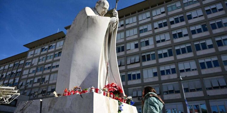 El Papa Francisco pasó una buena noche en el Hospital Gemelli