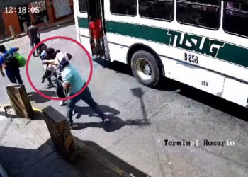 VIDEO | Rijosos urbaneros brindan deplorable espectáculo en El Rosario