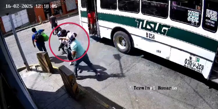 VIDEO | Rijosos urbaneros brindan deplorable espectáculo en El Rosario