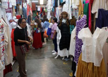 Cumple 45 años el Mercado de Artesanías; impulsar ventas, reto