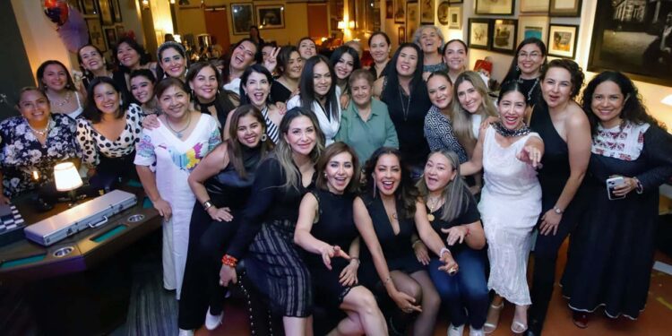 Fotos: cortesía // Grandes amigas se reunieron para festejar con mucha alegría a Mariana Benítez.