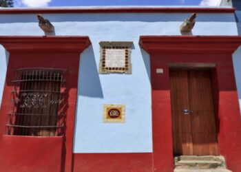Foto: Adrián Gaytán // Benito Juárez vivió de 1818 a 1828 en esta casa, donde fue apadrinado por Salanueva para aprender “las primeras letras”.