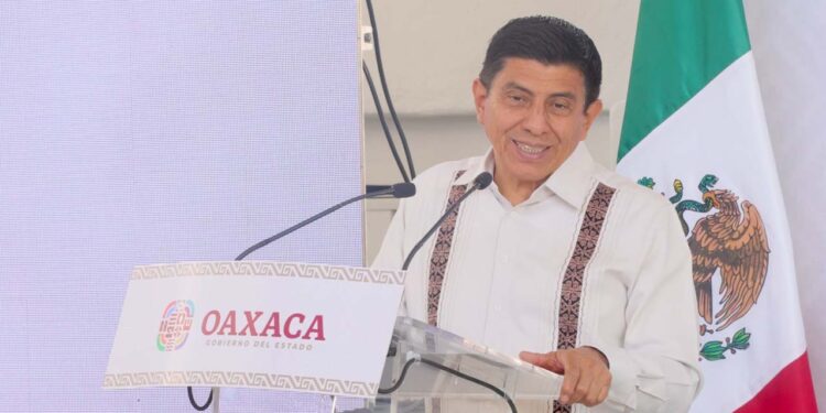 Foto: cortesía // El gobernador Salomón Jara Cruz presentó el programa para el bienestar Mujeres de la Primavera, para el otorgamiento de microcréditos.