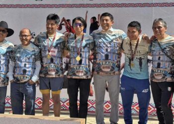 Ganadores de la carrera de atletismo en San Melchor Betaza.