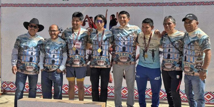 Ganadores de la carrera de atletismo en San Melchor Betaza.