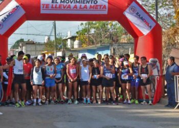 Fotos: Leobardo García Reyes // La Carrera del Barrio de San José, en Zaachila, tuvo buena respuesta.