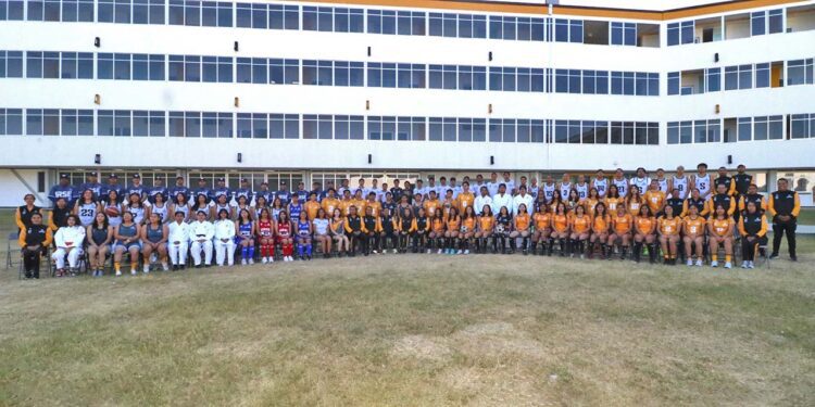 Fotos: Leobardo García Reyes // Los Lobos de la URSE se alistan para la Universiada Estatal.