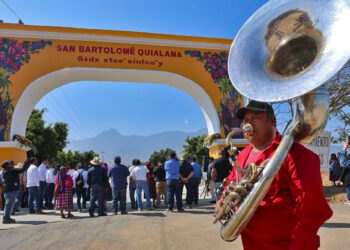 Migrantes radicados en Estados Unidos ayudaron a construirlo junto con el Comité del Jaripeo que por años ha trabajado por el bienestar de Quialana.