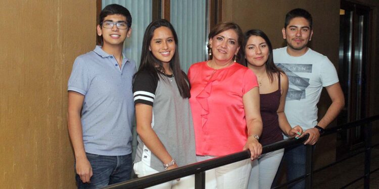 Paty Carballido cumplió años en días pasados y estuvo rodeada de sus seres queridos.