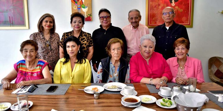 Foto: Rubén Morales // Compartieron risas y anécdotas de la amistad que han cultivado durante varios años.