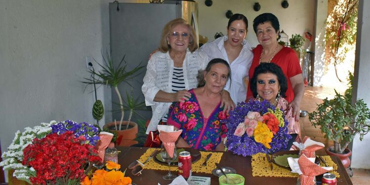 Fotos: Rubén Morales // La cumpleañera pasó un agradable momento celebrando un año más de vida.