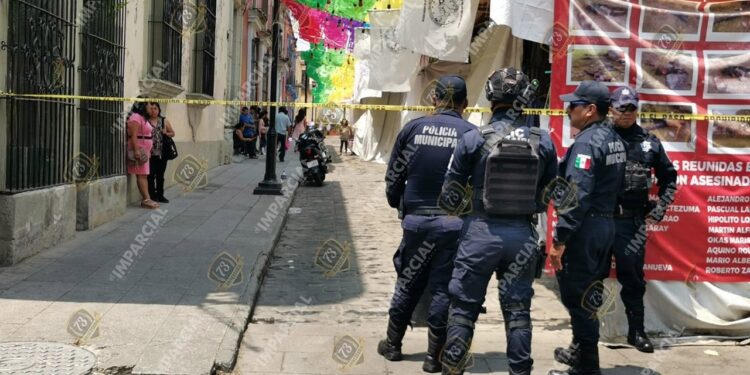 VIDEOS | Balacera en el BECA UABJO genera pánico en el centro de la ciudad
