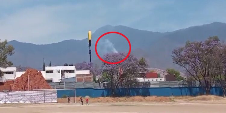 VIDEO | Fumarola en el cerro de San Felipe del Agua genera alarma por incendio