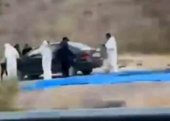 Al interior de un auto se hallaron restos humanos, mientras que alrededor había varios cuerpos.