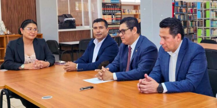 Buscan impulsar proyectos que beneficien a Tlaxiaco con la participación de estudiantes y docentes.