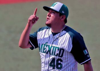 Carlos Bustamante se vestirá de Guerrero en la temporada 2025.