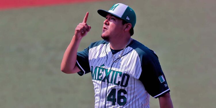 Carlos Bustamante se vestirá de Guerrero en la temporada 2025.