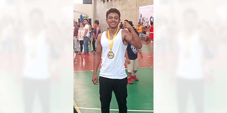 Foto: IGAVEC // Carlos Rivera González cosechó la medalla de oro por segundo año consecutivo en el Festival Olímpico de Boxeo.