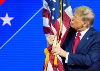 En minutos anuncia Trump aranceles para automóviles