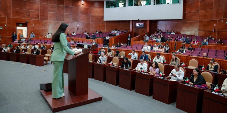 Ayer, en el Congreso de Oaxaca se presentó un exhorto para reconocer mujeres indígenas y afromexicanas como legítimas herederas de la tierra.
