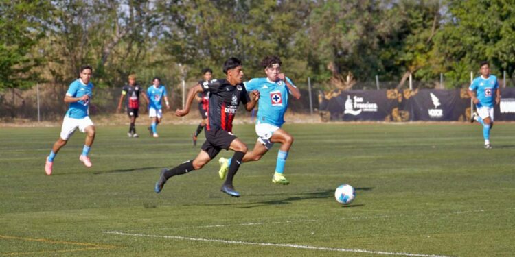 Dragones se impuso 3-0 al Cruz Azul Lagunas.