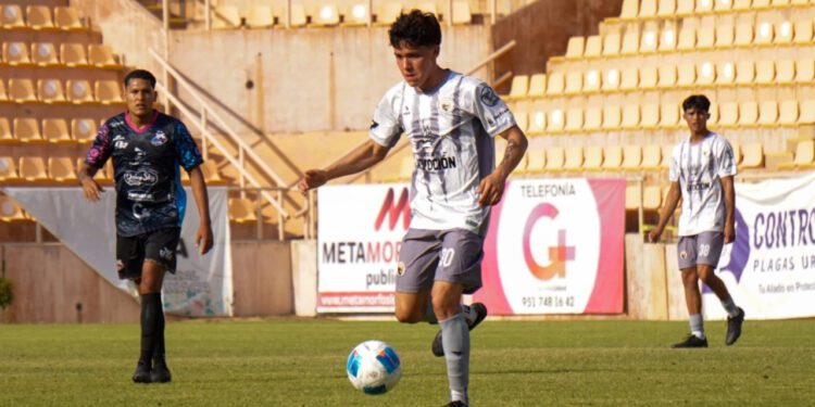 Dragones se impuso a Alebrijes en su juego del fin de semana.