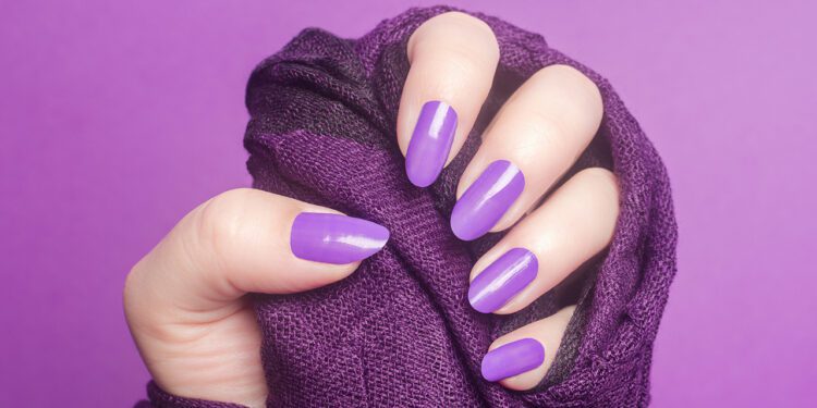 ¿Cuáles son los diseños de uñas que serán tendencia en marzo 2025?