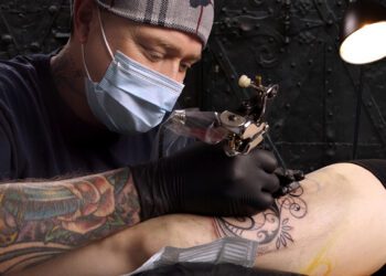 En Oaxaca hay registrados 153 tatuadores, perforadores y micropigmentación, reporta los SSO