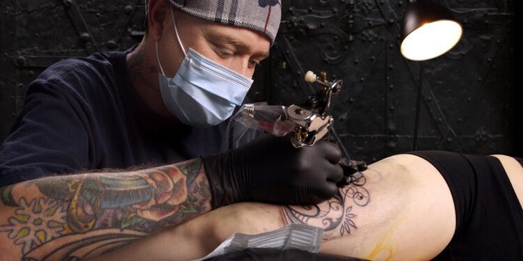 En Oaxaca hay registrados 153 tatuadores, perforadores y micropigmentación, reporta los SSO