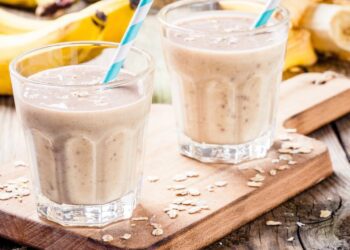 ¿Tomar licuado de avena y plátano en ayunas es mejor? Esto dice la ciencia