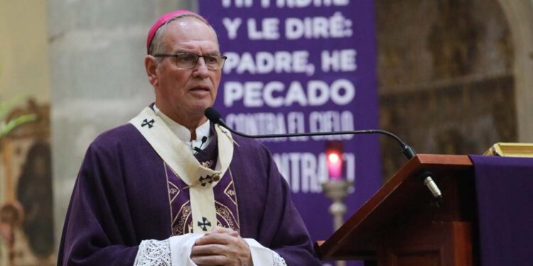 Foto: Adrián Gaytán // El Arzobispo Pedro Vázquez Villalobos en su homilía dominical, en la Catedral.