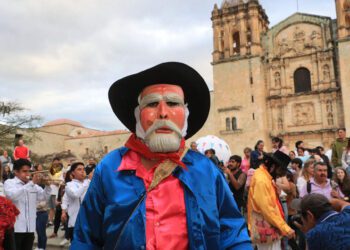 Oaxaca de fiesta;   carnavales a la   vuelta de la esquina 
