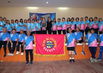 Fotos: Leobardo García Reyes // El Club de Cachibol Oaxaca festejó sus 23 años de fundación.