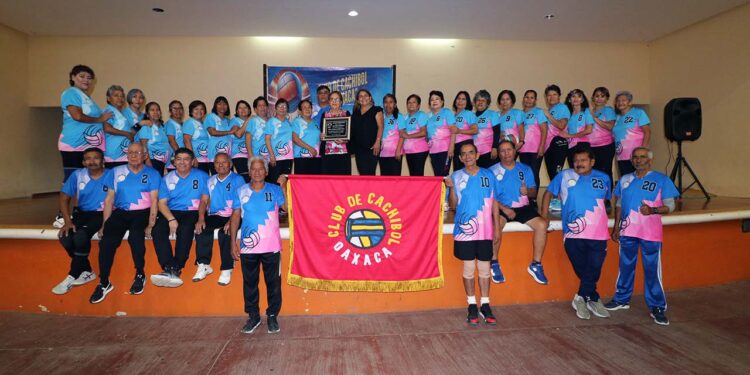 Fotos: Leobardo García Reyes // El Club de Cachibol Oaxaca festejó sus 23 años de fundación.