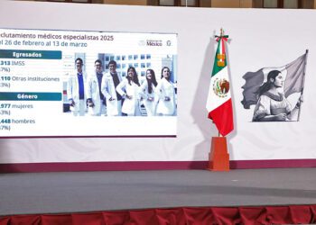 Foto: cortesía // El director general del IMSS, Zoé Robledo, durante la conferencia de prensa encabezada por la presidenta de México, Claudia Sheinbaum.