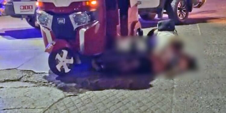 El hombre quedó tendido junto al mototaxi; su familia lo fue a identificar.
