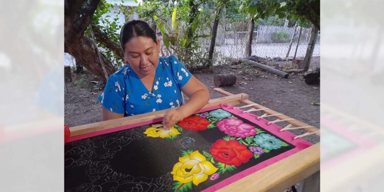 Foto: cortesía // El Icapet impulsa la capacitación de oaxaqueñas para fortalecer sus negocios y contribuir a la economía familiar.