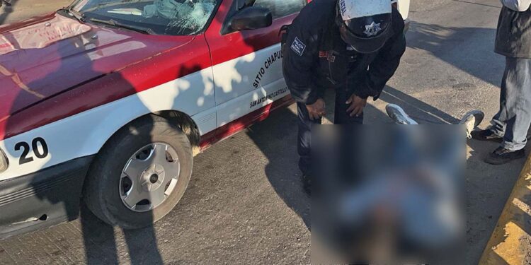 El joven fue valorado por los paramédicos.