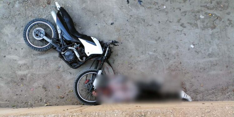El motociclista resultó con lesiones de consideración.