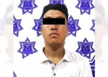 El sujeto fue alcanzado y detenido por las autoridades.
