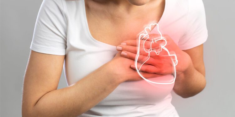 Las 5 señales de un infarto en mujeres que suelen ignorarse